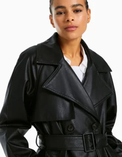 BERSHKA Abrigo trench efecto piel Negro Fashion