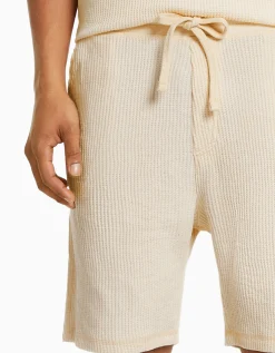 BERSHKA Bermuda felpa waffle Blanco roto New