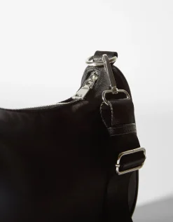 BERSHKA Bolso bandolera asa Negro Discount