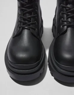 BERSHKA Botas acordonadas detalle hebillas hombre Negro Best