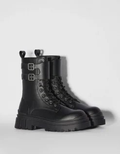 BERSHKA Botas acordonadas detalle hebillas hombre Negro Cheap