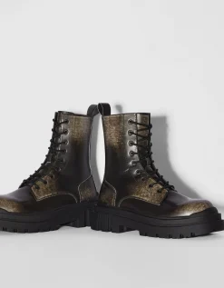 BERSHKA Botas efecto desgastado suela track hombre Negro Outlet