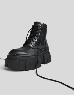 BERSHKA Botines acordonados plataforma rayada Crudo Hot