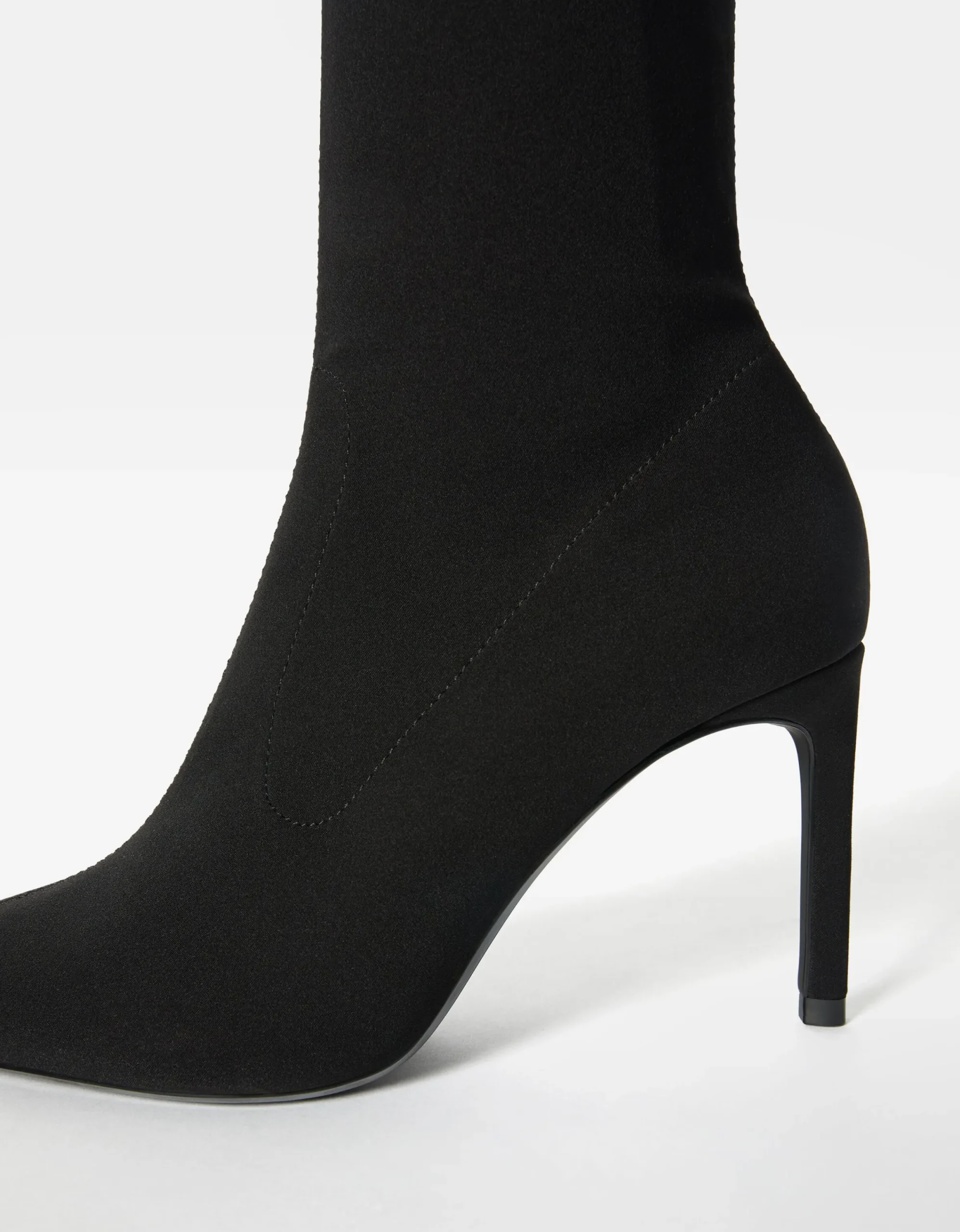 BERSHKA Botines tacón ajustados Negro Clearance