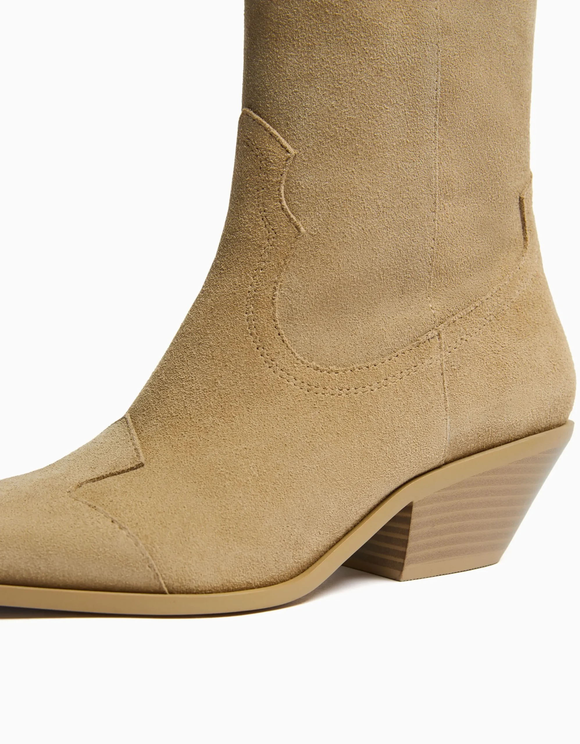 BERSHKA Botines tacón cowboy PIEL Arena Best