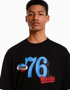BERSHKA Camiseta manga corta boxy fit racing Negro Flash Sale