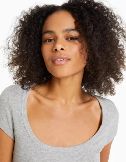 BERSHKA Camiseta manga corta cuello redondo Azul lavado Hot