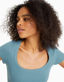 BERSHKA Camiseta manga corta cuello redondo Azul lavado Online