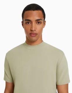 BERSHKA Camiseta manga corta cuello perkins Verde Discount