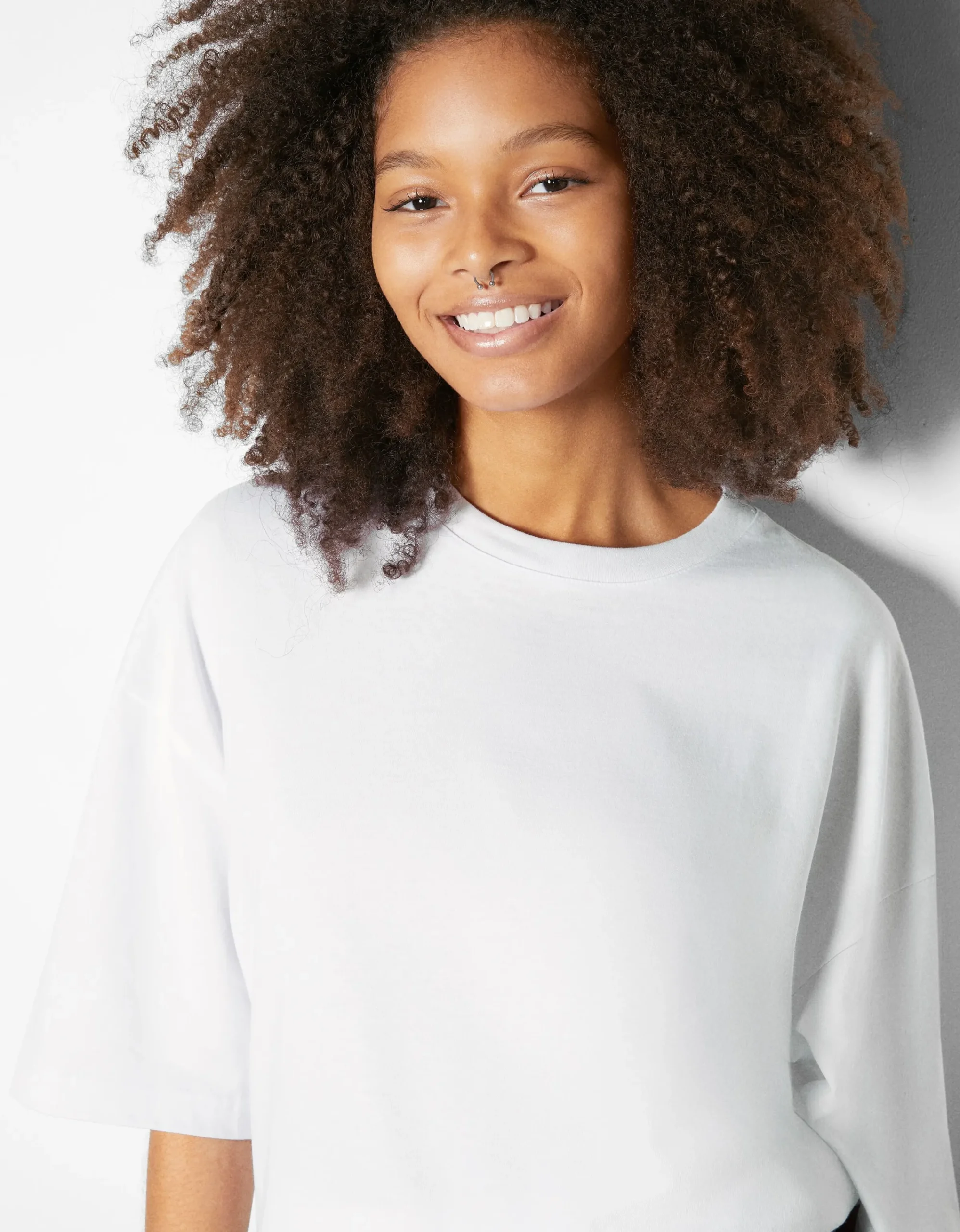 BERSHKA Camiseta manga corta oversize Blanco Discount