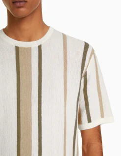 BERSHKA Camiseta manga corta print raya vertical Crudo Hot