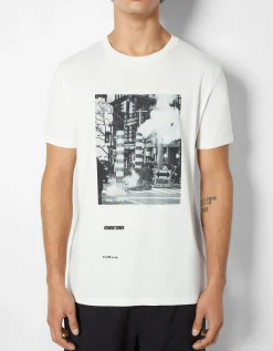 BERSHKA Camiseta manga corta print fotográfico Blanco roto Best