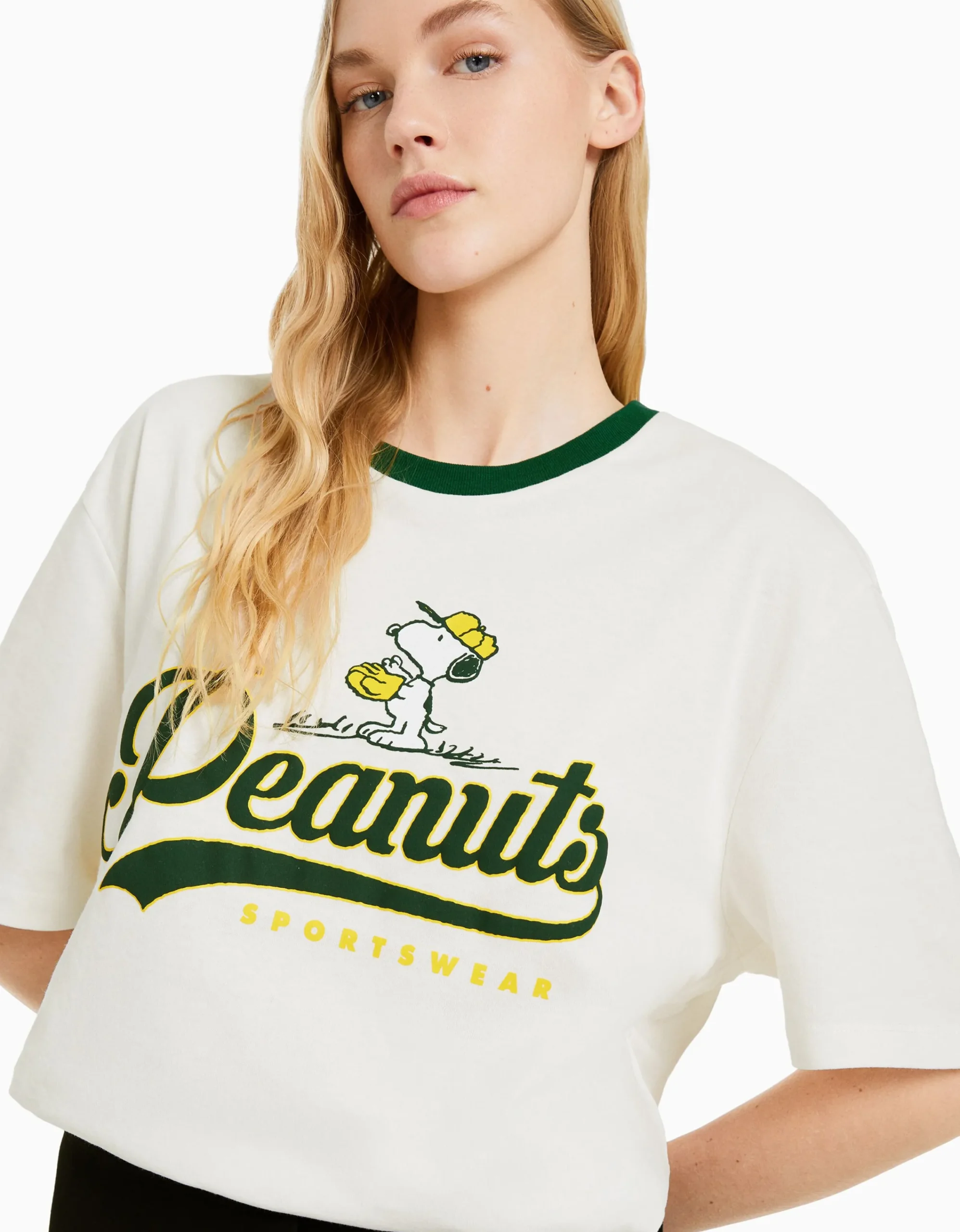 BERSHKA Camiseta manga corta print Snoopy Blanco Online