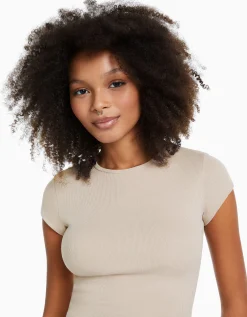 BERSHKA Camiseta manga corta rib Arena Hot