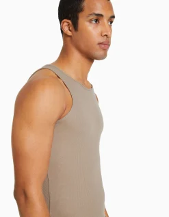 BERSHKA Camiseta tirantes rib Camel New