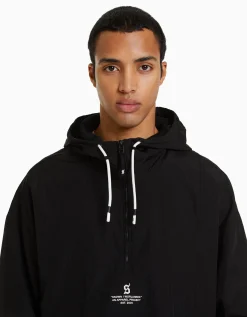 BERSHKA Cazadora fina capucha efecto nylon Lima Best Sale