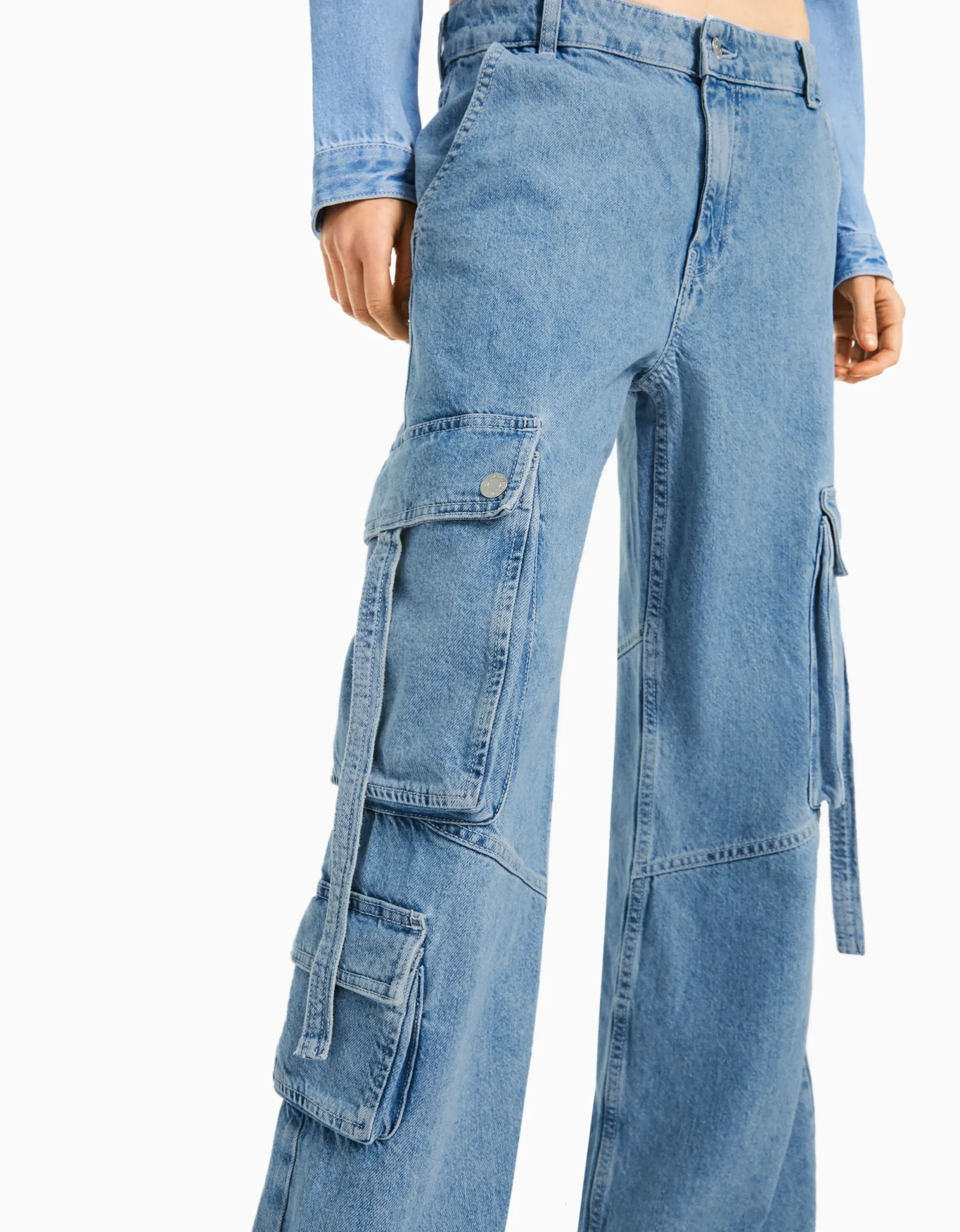 BERSHKA Jeans cargo multipocket Azul lavado Clearance