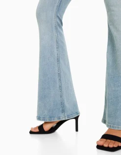 BERSHKA Jeans flare Azul lavado Store
