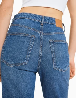 BERSHKA Jeans mom slim confort Azul lavado Store