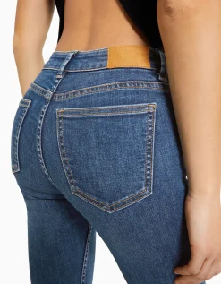 BERSHKA Jeans skinny vintage tiro bajo Azul Best Sale