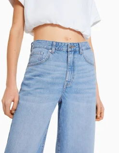 BERSHKA Jeans wide leg cropped Azul claro Online