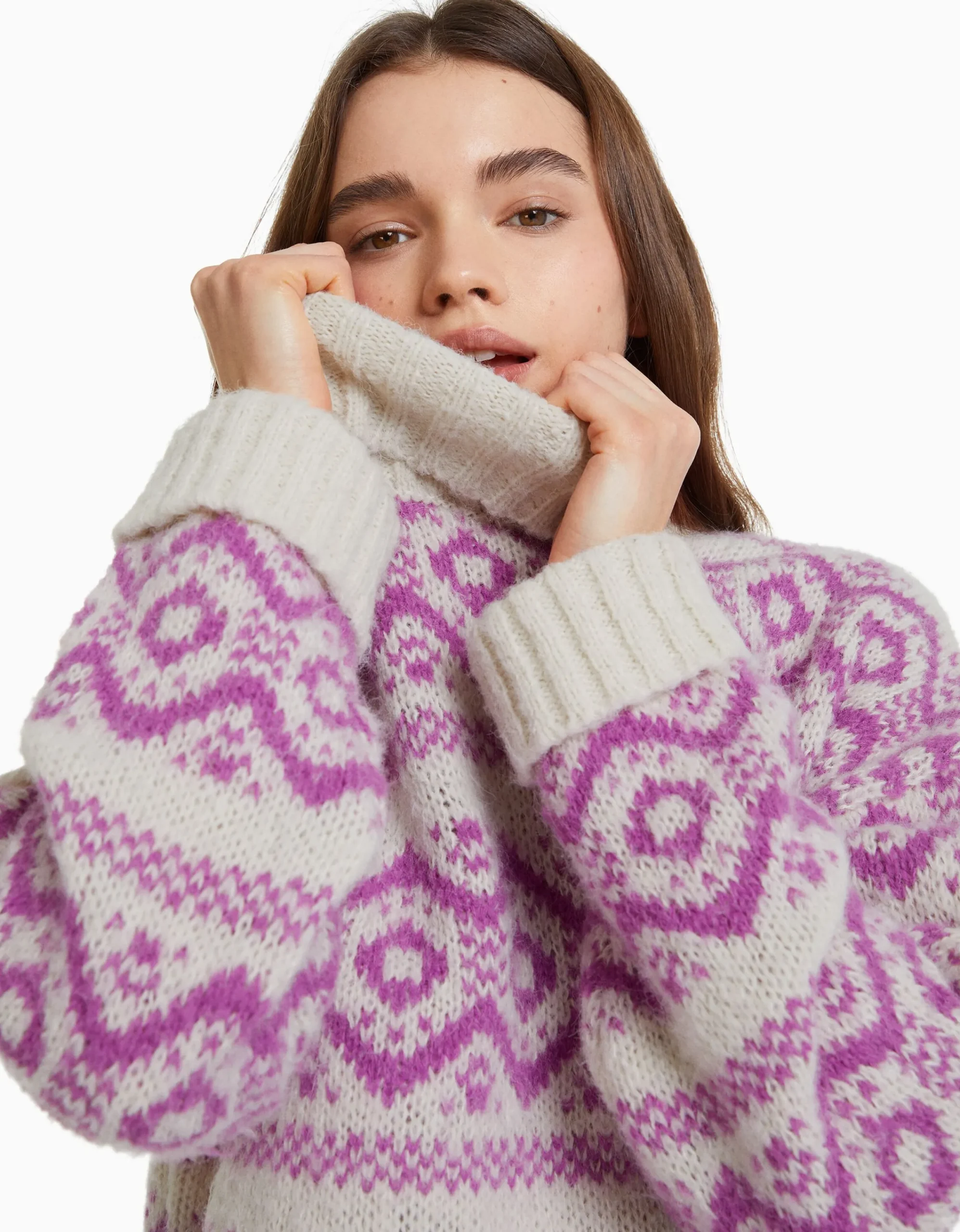 BERSHKA Jersey cuello alto jacquard Rosa Hot