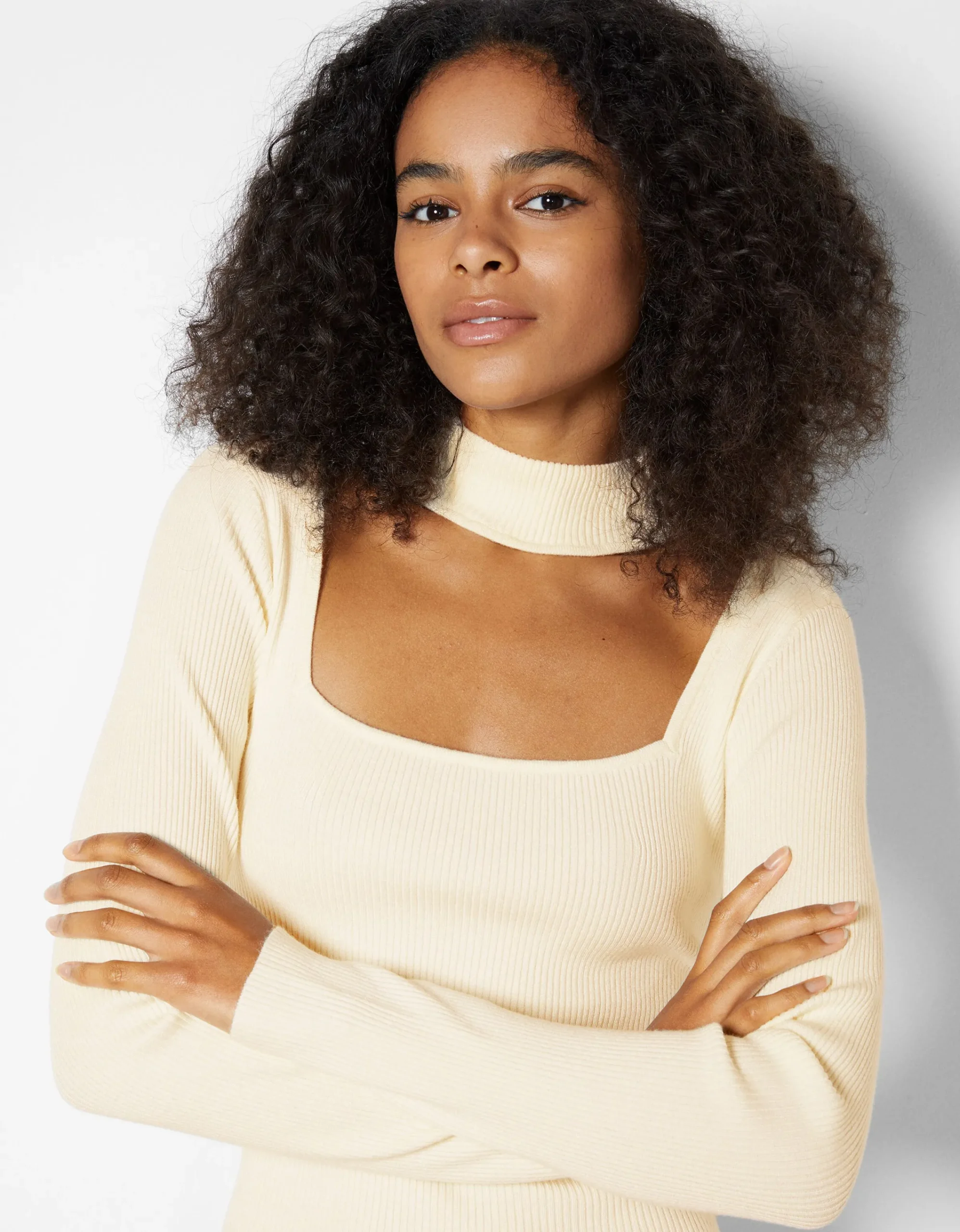 BERSHKA Jersey cuello choker Granate Store