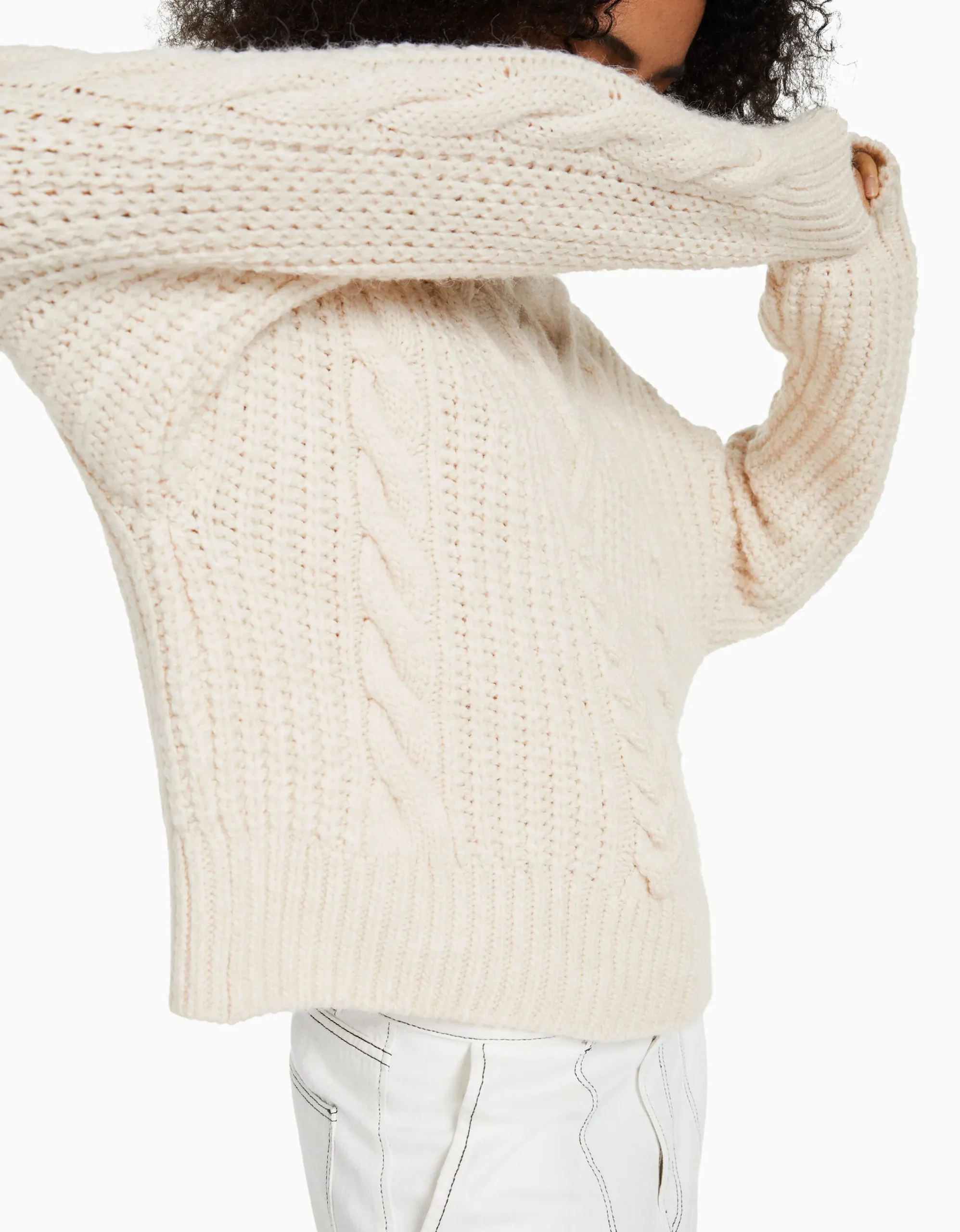 BERSHKA Jersey cuello perkins cropped trenzas Crudo Cheap