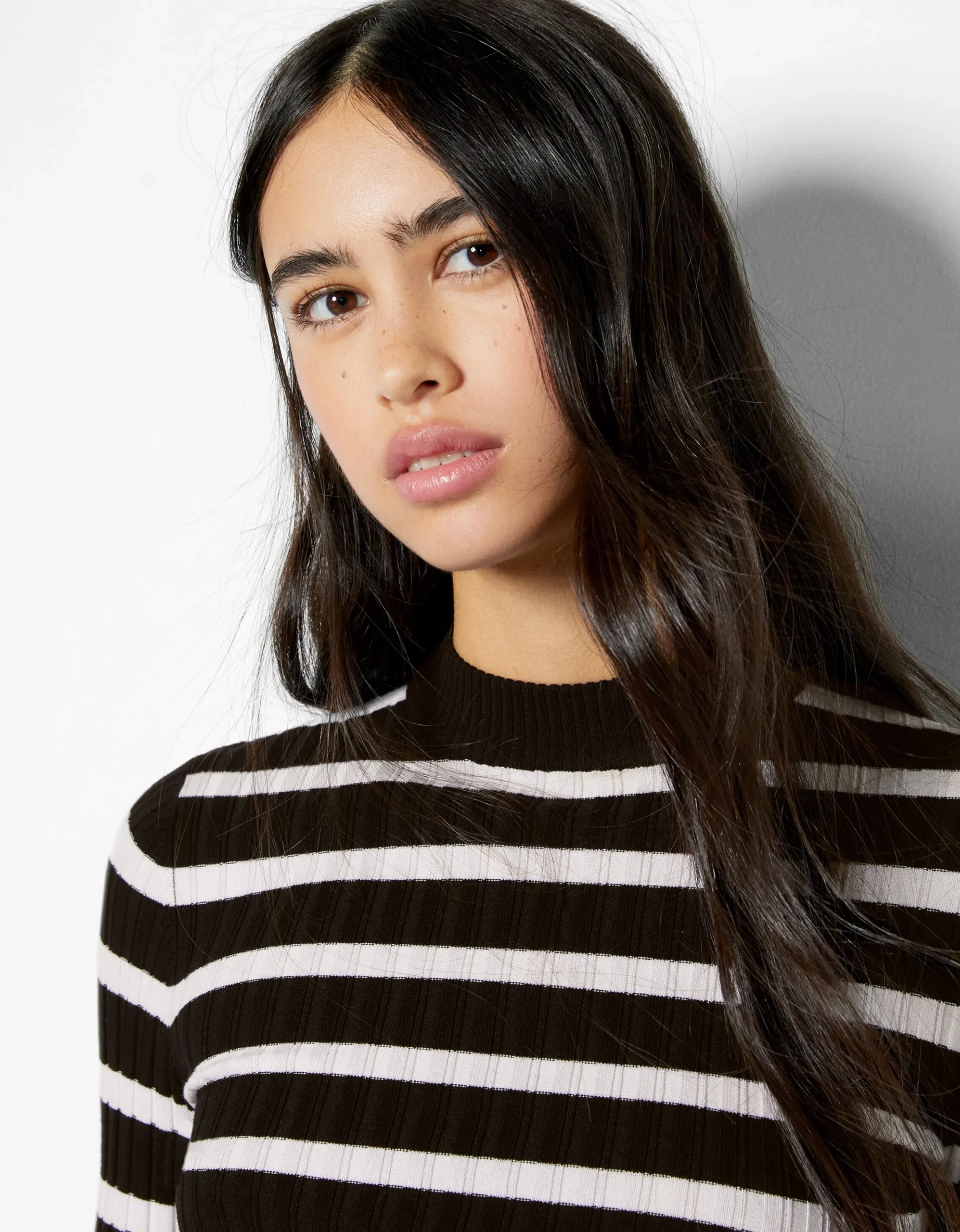 BERSHKA Jersey rib cuello alto Negro Best