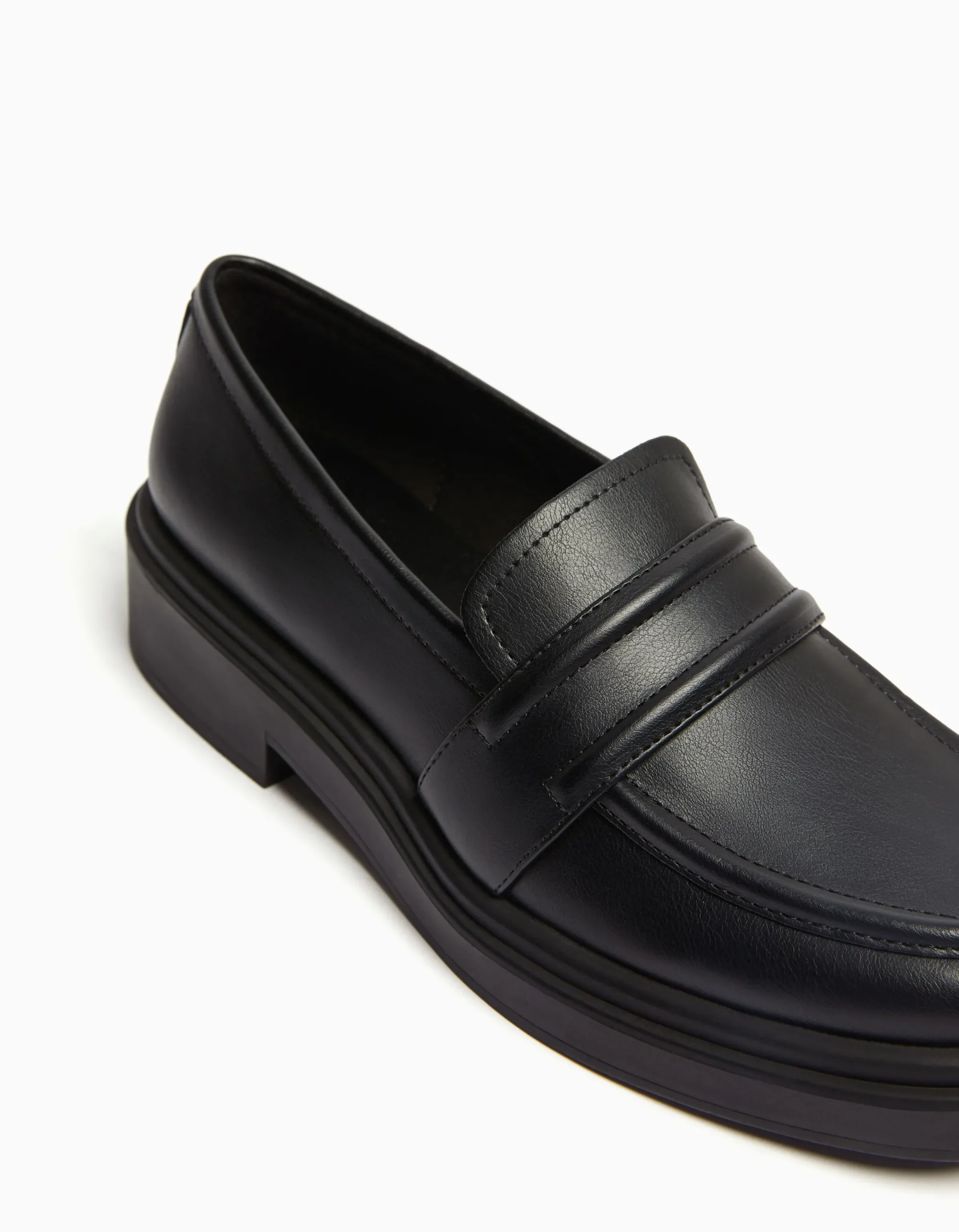 BERSHKA Mocasín antifaz Negro Sale