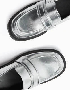 BERSHKA Mocasín metalizado Negro Cheap