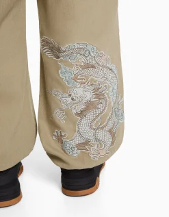 BERSHKA Pantalón jogger algodón bordado Camel Cheap