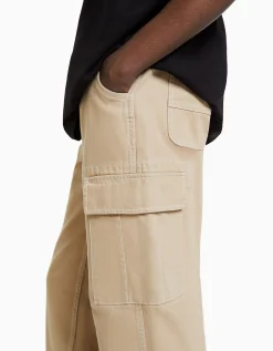 BERSHKA Pantalón wide cargo hilo contraste Negro Cheap