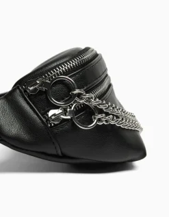 BERSHKA Riñonera efecto piel Negro Clearance