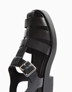 BERSHKA Sandalia plana cangrejera Negro Sale