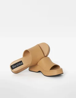 BERSHKA Sandalia plataforma Blanco Online
