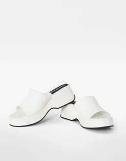 BERSHKA Sandalia plataforma Blanco Store