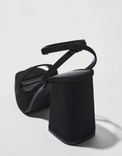 BERSHKA Sandalia tacón plataforma Negro Sale