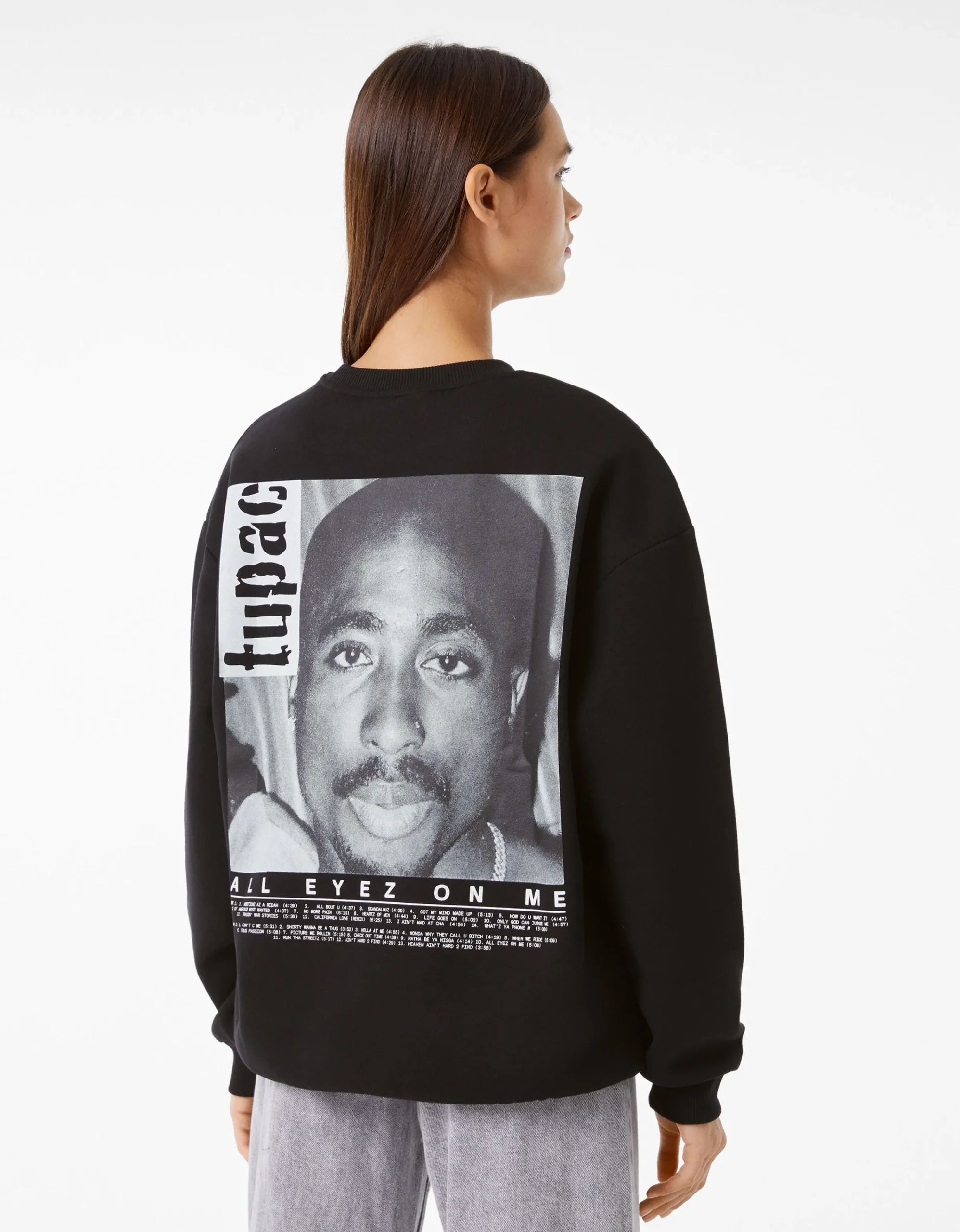 BERSHKA Sudadera cuello redondo Tupac Negro Flash Sale