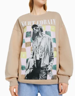BERSHKA Sudadera print Kurt Cobain Camel Hot