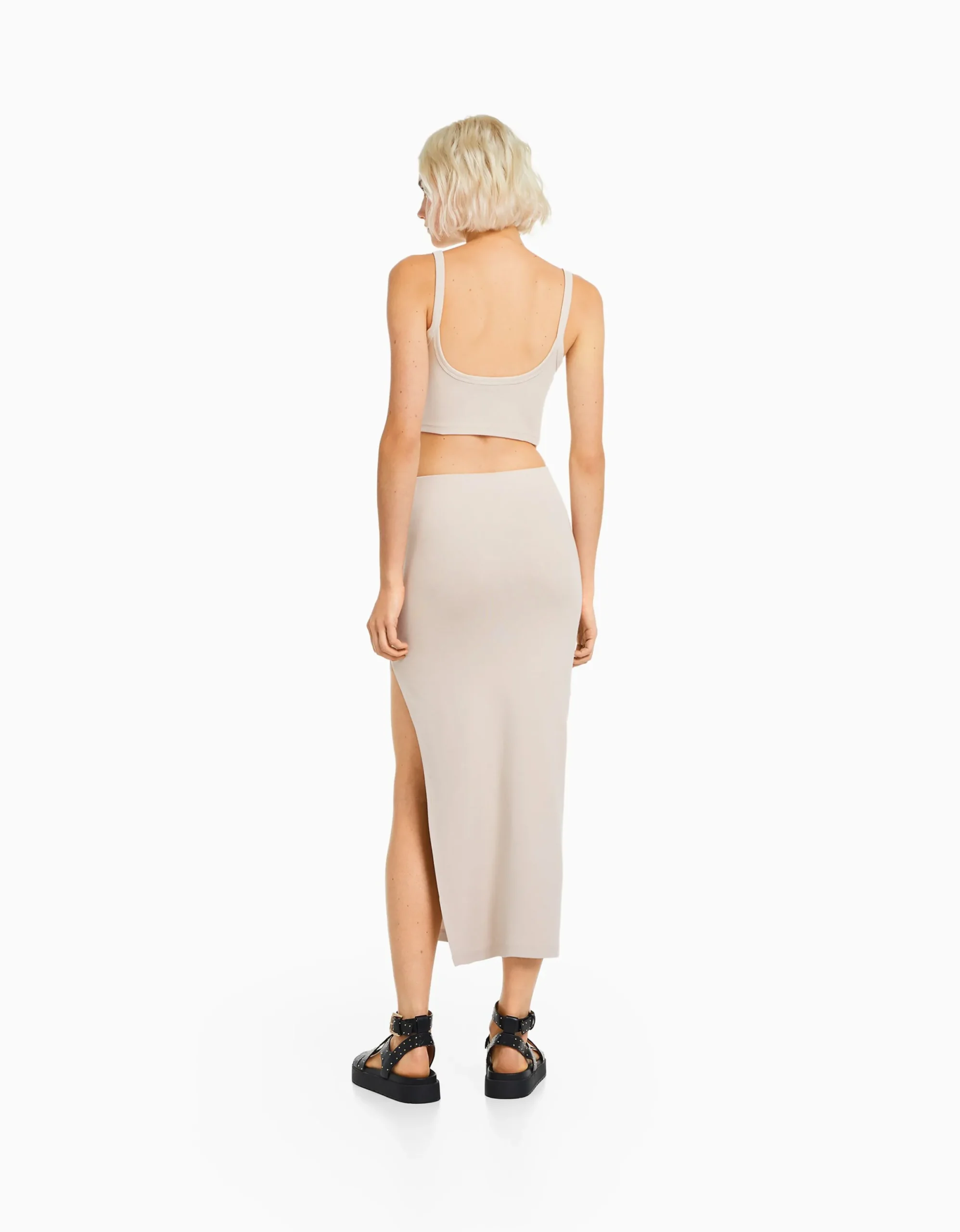 BERSHKA Top tirante ancho cropped Arena Cheap