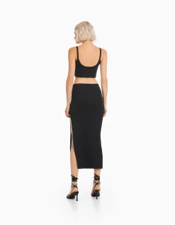 BERSHKA Top tirante ancho cropped Negro Cheap
