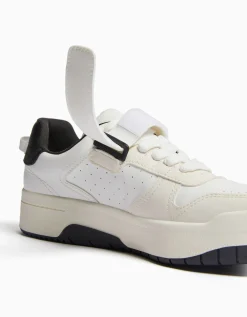 BERSHKA Zapatillas picados detalle tira Blanco Cheap