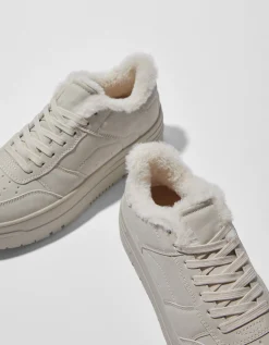 BERSHKA Zapatillas plataforma detalle pelo Crudo Discount
