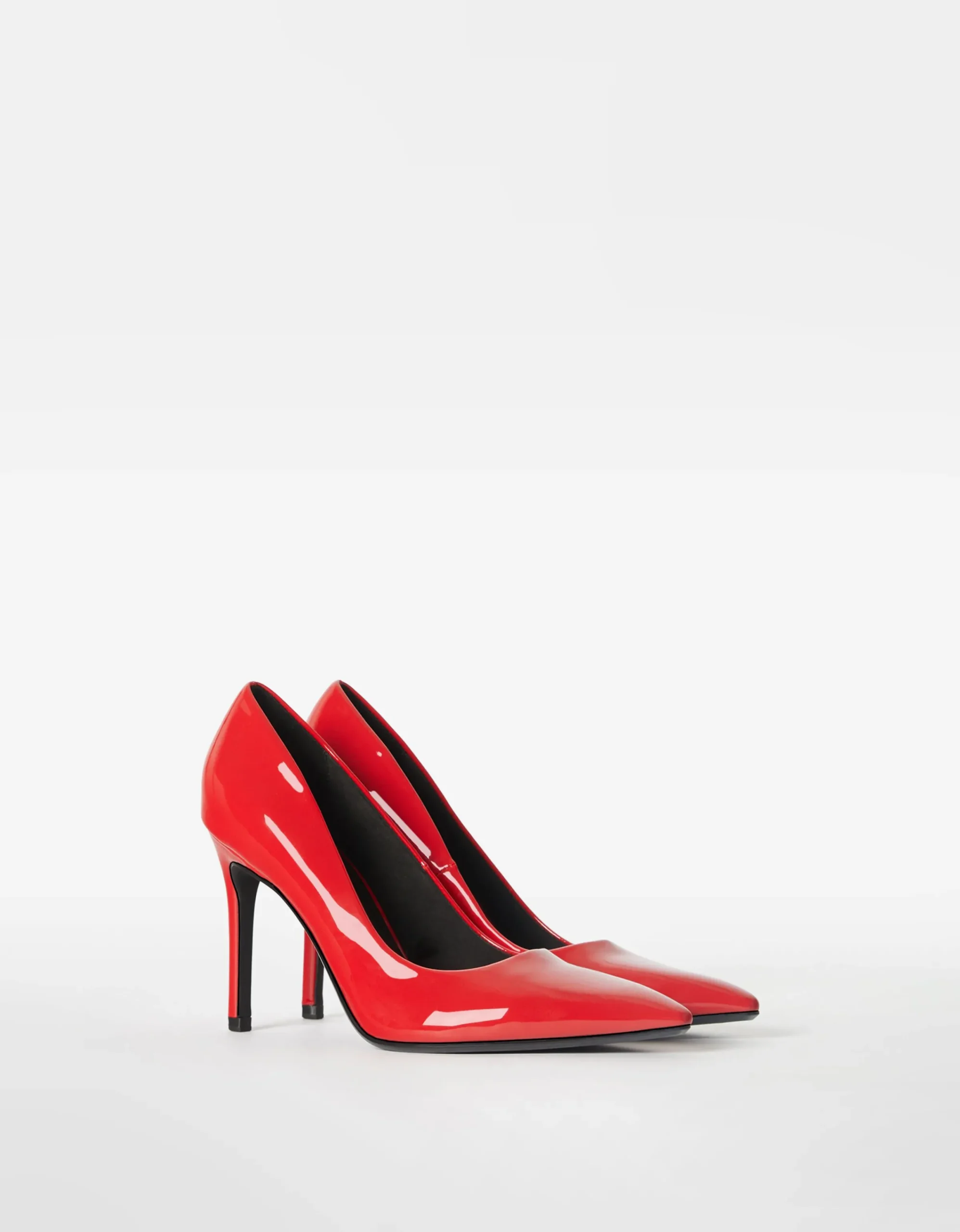 BERSHKA Zapato tacón brillo Rojo Best